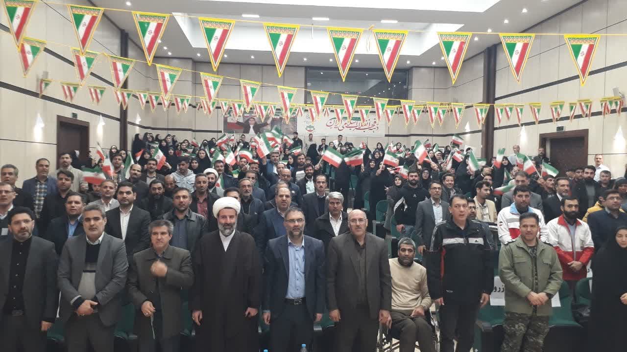 جشن انقلاب در شهر زرین آباد برگزار شد